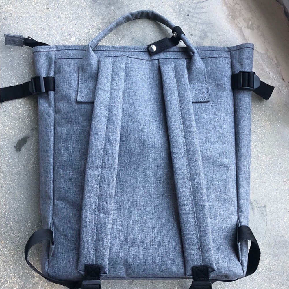 Backpack laptop compartment - Picture 2 of 3